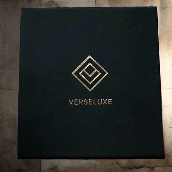 VERSELUXE • Cathy Hackl x Simone Faurschou Frills Metaverse NFC Chip Bracelet - Picture 4 of 5